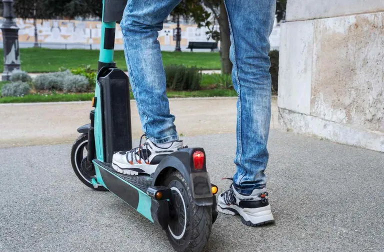 Hulajnogi elektryczne - ubezpieczenie dla dzieci obejmie skutki wypadków?